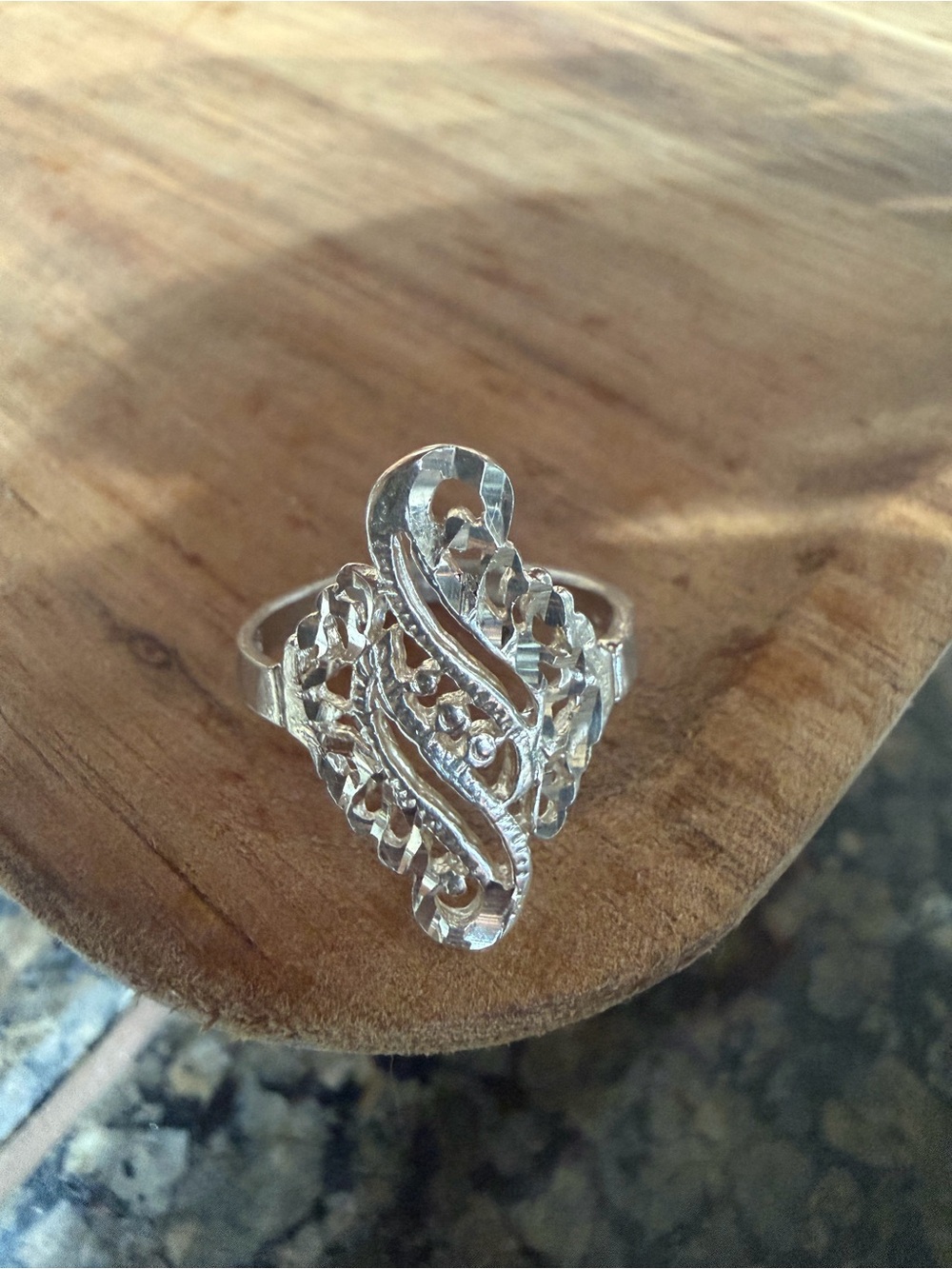 Silver Filigree Wave Ring - Elegant Women's Jewelry